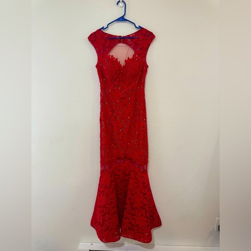 La Femme Red Floral Lace‎ Mermaid Gown Sequin Back Formal Dress Size 10 (729)